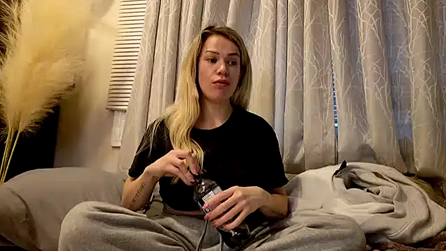 kianaxxx online show from January 2026 12:13:02 AM