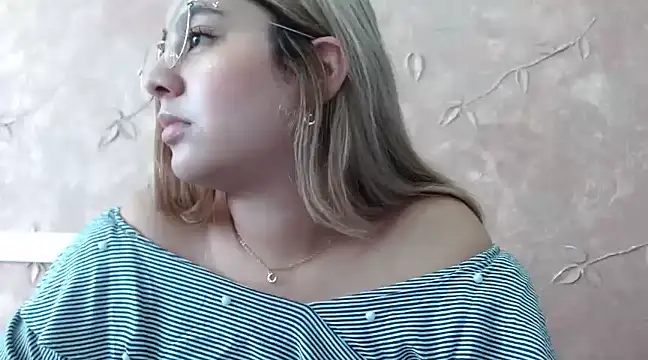 Miabonnett  online show from February 2025 03:08:02 PM