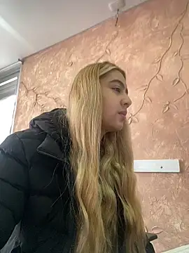 Miabonnett  online show from November 2025 12:04:02 PM