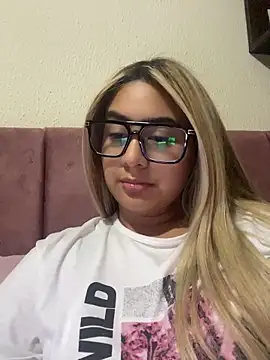 Miabonnett  online show from May 2026 01:12:01 AM