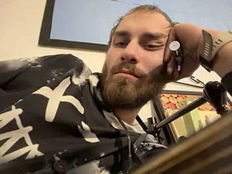 Snapshot of pervy_devil chatting on December 2024 08:55:01 PM pervy devil online show from December 2024 08:55:01 PM