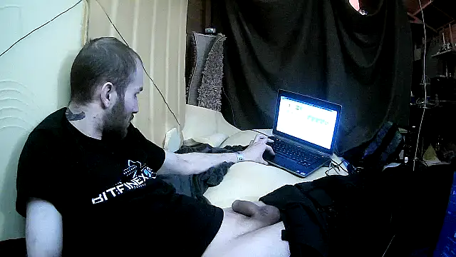 Snapshot of pervy_devil chatting on March 2025 06:43:02 PM pervy devil online show from March 2025 06:43:02 PM