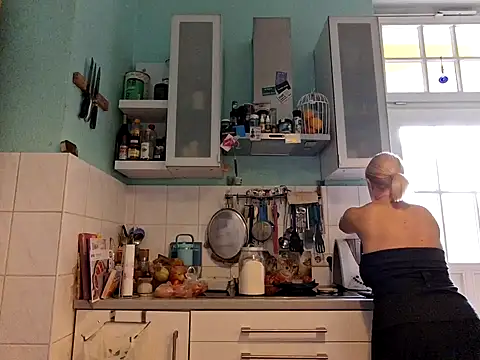 FrauleinSchmitt online show from October 2025 11:18:01 AM