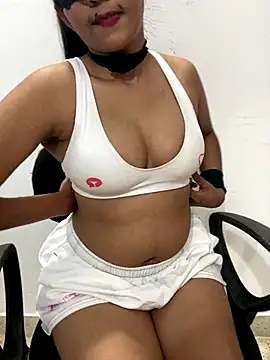 Snapshot of little_shadow chatting on December 2024 04:29:02 PM little shadow online show from December 2024 04:29:02 PM