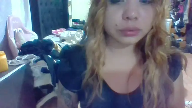 Snapshot of Jennxdolls chatting on January 2025 03:20:01 AM Jennxdolls online show from January 2025 03:20:01 AM