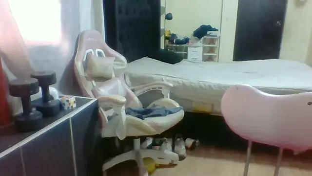 Snapshot of Jennxdolls chatting on February 2025 03:24:02 PM Jennxdolls online show from February 2025 03:24:02 PM