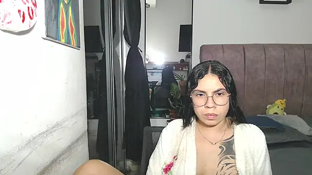 Snapshot of Liza_Thurner chatting on September 2025 03:32:02 AM Liza Thurner online show from September 2025 03:32:02 AM