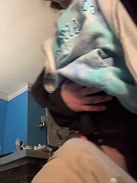 Snapshot of emilysue1 chatting on January 2026 02:04:01 AM emilysue1 online show from January 2026 02:04:01 AM