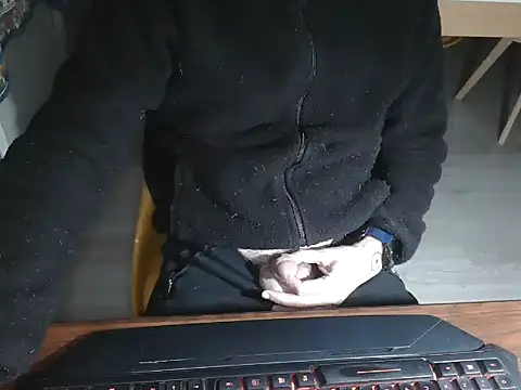 Snapshot of Adri_gard chatting on December 2024 08:55:01 PM Adri gard online show from December 2024 08:55:01 PM