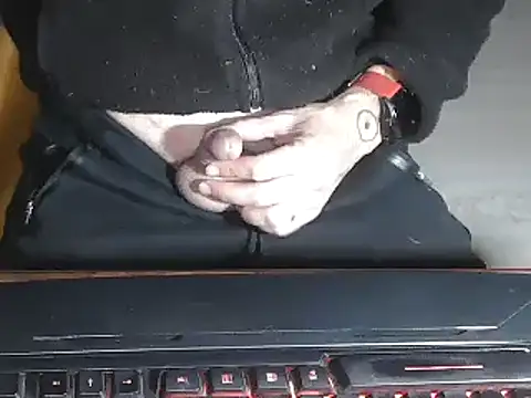 Snapshot of Adri_gard chatting on January 2025 10:29:02 PM Adri gard online show from January 2025 10:29:02 PM