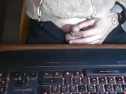 Snapshot of Adri_gard chatting on January 2025 08:58:02 PM Adri gard online show from January 2025 08:58:02 PM