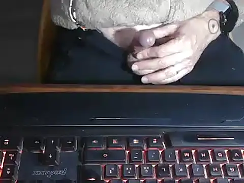 Snapshot of Adri_gard chatting on January 2025 09:34:01 PM Adri gard online show from January 2025 09:34:01 PM