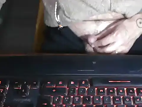 Snapshot of Adri_gard chatting on January 2025 09:05:02 PM Adri gard online show from January 2025 09:05:02 PM