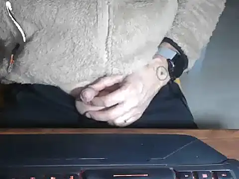 Snapshot of Adri_gard chatting on February 2025 10:51:02 PM Adri gard online show from February 2025 10:51:02 PM