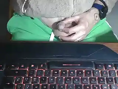 Snapshot of Adri_gard chatting on March 2025 09:18:02 PM Adri gard online show from March 2025 09:18:02 PM