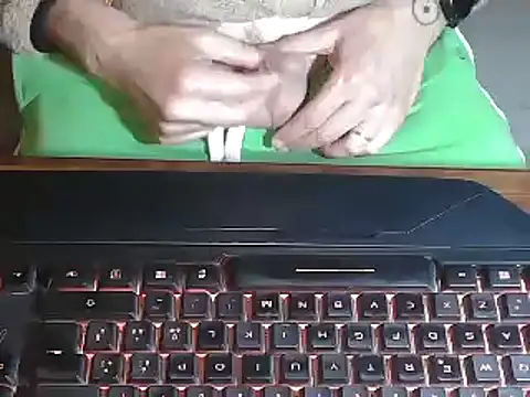 Snapshot of Adri_gard chatting on March 2025 08:45:02 PM Adri gard online show from March 2025 08:45:02 PM