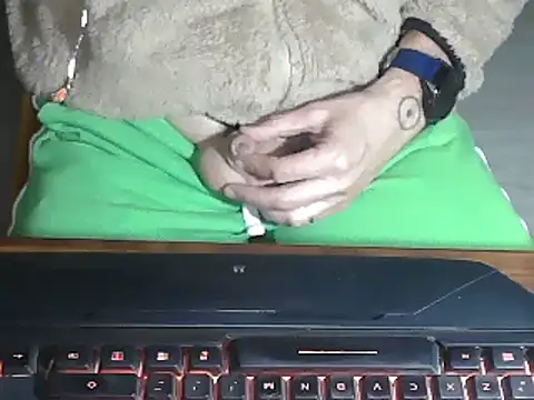 Snapshot of Adri_gard chatting on March 2025 08:43:02 PM Adri gard online show from March 2025 08:43:02 PM