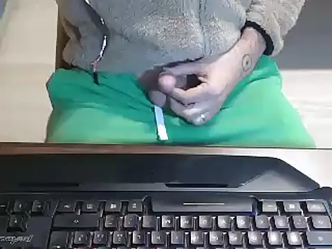 Snapshot of Adri_gard chatting on March 2025 07:00:02 AM Adri gard online show from March 2025 07:00:02 AM