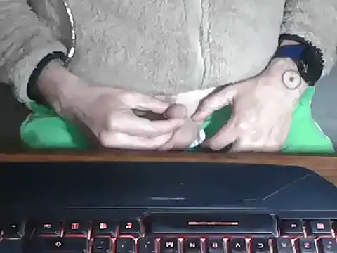 Snapshot of Adri_gard chatting on March 2025 09:23:01 PM Adri gard online show from March 2025 09:23:01 PM