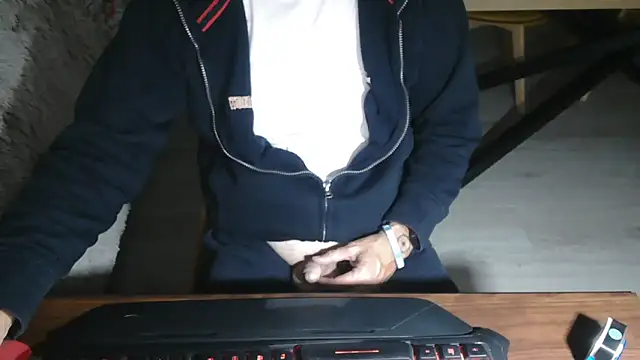 Snapshot of Adri_gard chatting on October 2025 09:46:02 PM Adri gard online show from October 2025 09:46:02 PM