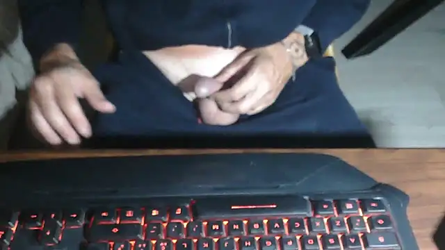 Snapshot of Adri_gard chatting on October 2025 08:20:02 PM Adri gard online show from October 2025 08:20:02 PM