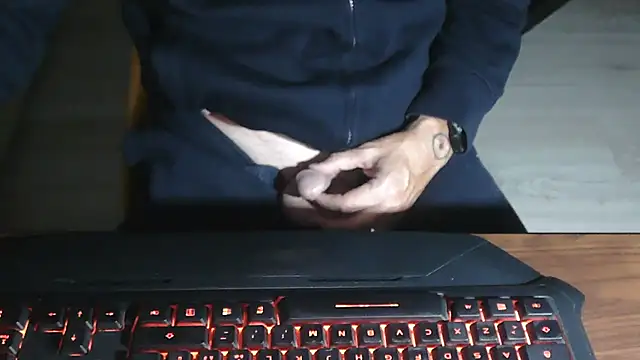 Snapshot of Adri_gard chatting on October 2025 08:58:01 PM Adri gard online show from October 2025 08:58:01 PM