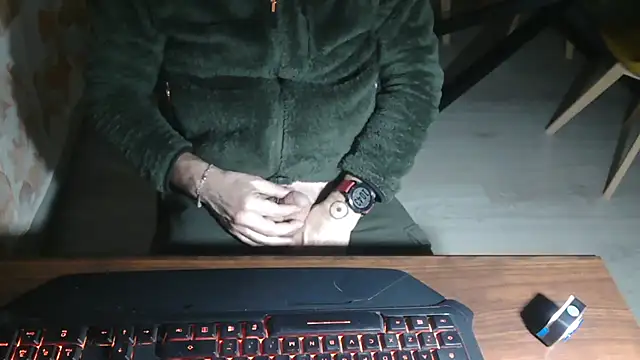 Snapshot of Adri_gard chatting on February 2026 09:42:01 PM Adri gard online show from February 2026 09:42:01 PM