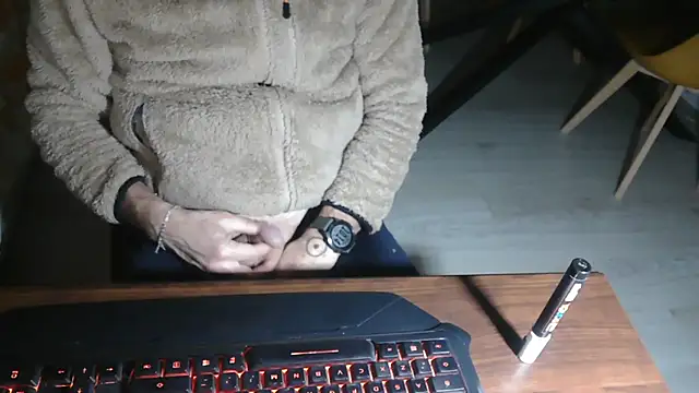 Snapshot of Adri_gard chatting on February 2026 09:15:02 PM Adri gard online show from February 2026 09:15:02 PM