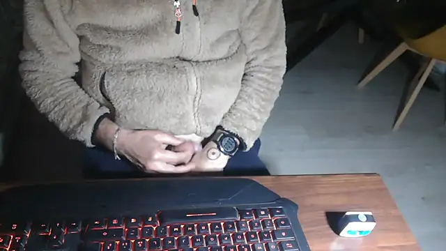 Snapshot of Adri_gard chatting on March 2026 09:10:01 PM Adri gard online show from March 2026 09:10:01 PM