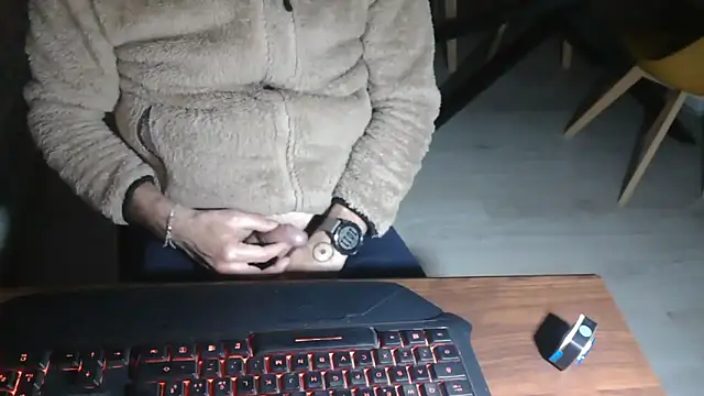 Snapshot of Adri_gard chatting on March 2026 09:10:01 PM Adri gard online show from March 2026 09:10:01 PM