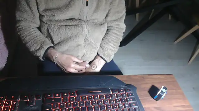 Adri gard online show from April 2026 08:53:02 PM