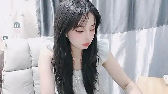 Snapshot of Nery_Asian chatting on December 2024 05:14:02 AM Nery Asian online show from December 2024 05:14:02 AM