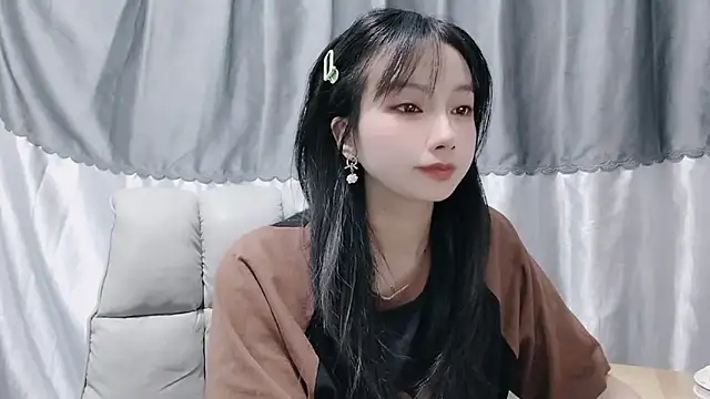 Snapshot of Nery_Asian chatting on December 2024 07:38:02 AM Nery Asian online show from December 2024 07:38:02 AM