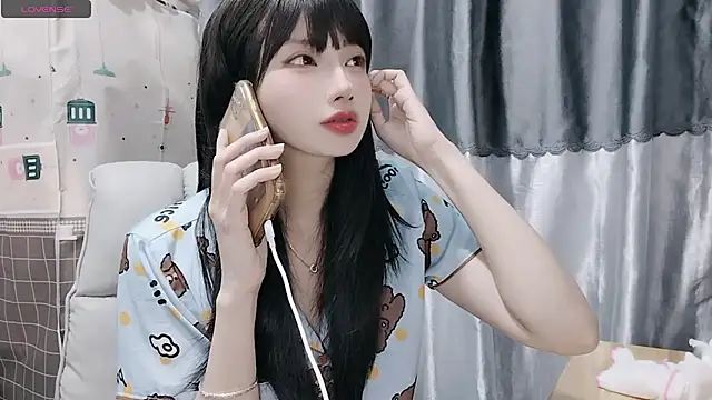 Snapshot of Nery_Asian chatting on December 2024 01:59:02 AM Nery Asian online show from December 2024 01:59:02 AM