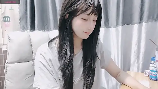 Snapshot of Nery_Asian chatting on December 2024 02:36:02 AM Nery Asian online show from December 2024 02:36:02 AM