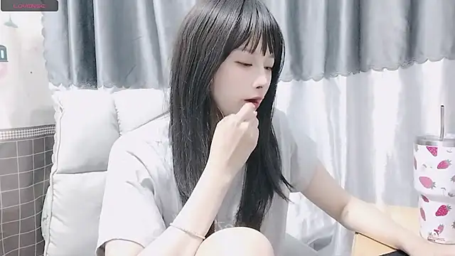 Snapshot of Nery_Asian chatting on December 2024 05:42:01 AM Nery Asian online show from December 2024 05:42:01 AM