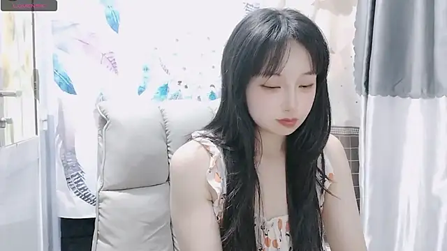 Snapshot of Nery_Asian chatting on January 2025 03:04:02 AM Nery Asian online show from January 2025 03:04:02 AM