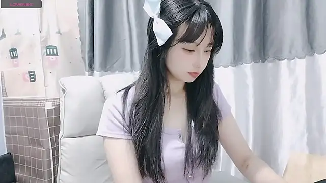 Snapshot of Nery_Asian chatting on January 2025 01:59:01 AM Nery Asian online show from January 2025 01:59:01 AM