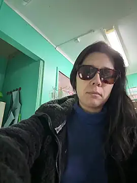 Reinacatchile online show from March 2026 03:18:02 PM