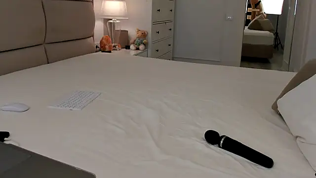 Jacky Lucky online show from February 2025 09:16:01 PM