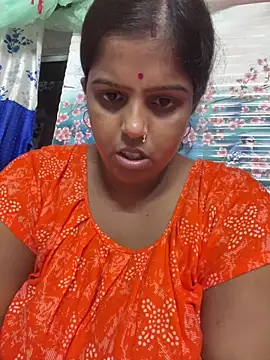 Beauty-queen online show from October 2025 01:30:02 PM