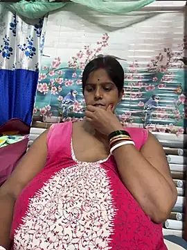 Beauty-queen online show from July 2026 03:03:01 PM