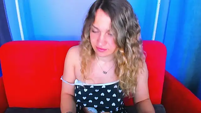Snapshot of Milka_Blond chatting on May 2026 01:24:01 AM Milka Blond online show from May 2026 01:24:01 AM
