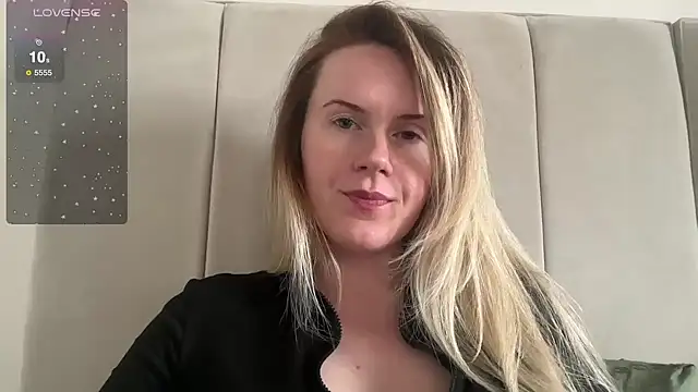 Snapshot of redheadrosie69 chatting on February 2025 02:46:02 PM redheadrosie69 online show from February 2025 02:46:02 PM