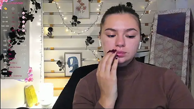 Josephine Kiss online show from October 2025 12:55:01 PM