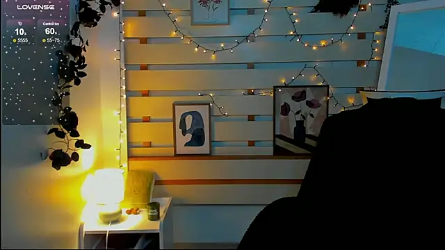 Josephine Kiss online show from February 2026 01:06:02 PM