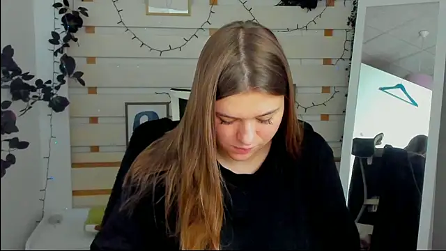 Josephine Kiss online show from April 2026 07:24:02 AM