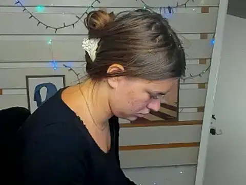 Josephine Kiss online show from June 2026 01:04:02 PM