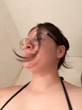 livgomez online show from January 2025 12:24:01 AM