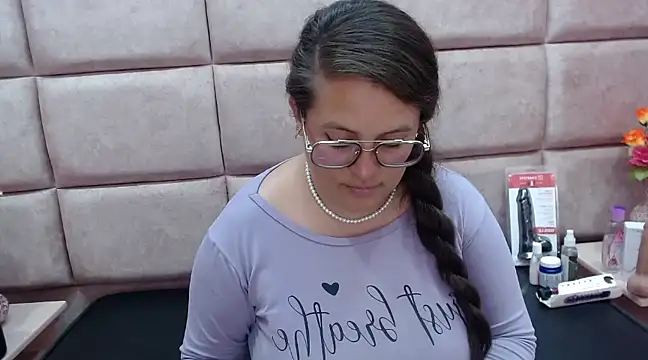 SaraThomso online show from February 2025 09:05:02 AM